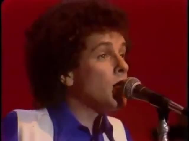 Quiz for What line is next for "Leo Sayer - You make me feel like dancing "? screenshot
