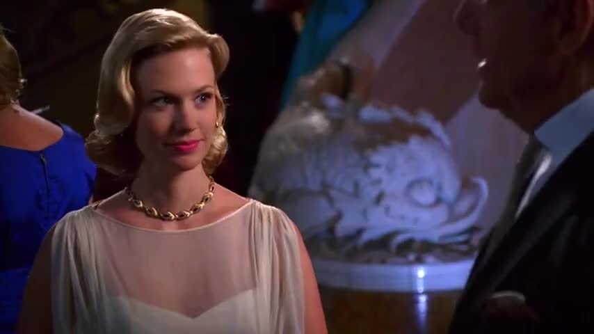 Anybody ever tell you you're a dead ringer for Grace Kelly?