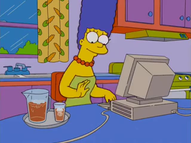 Мните 15. Симпсоны за компьютером. Мардж за компом. Симпсоны чай. Симпсон белый за компом.