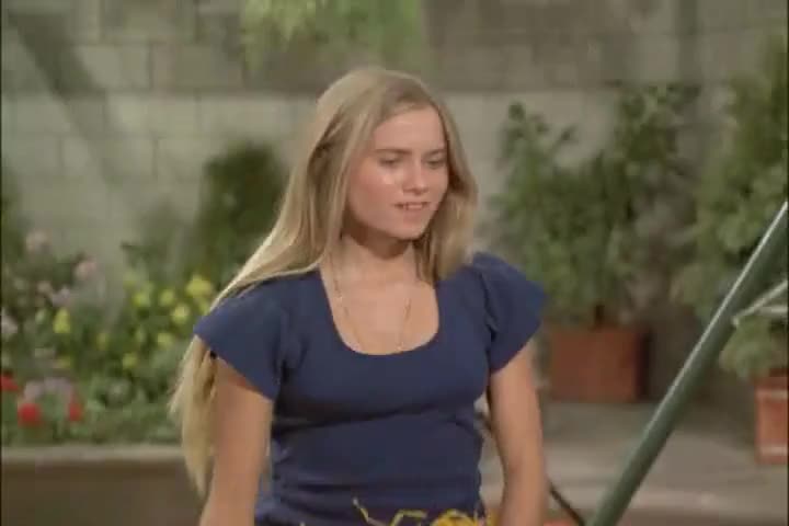 Quiz for What line is next for "The Brady Bunch "? screenshot