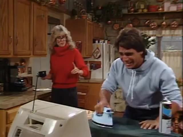 -Tony, what are you doing? -I'm ironing.