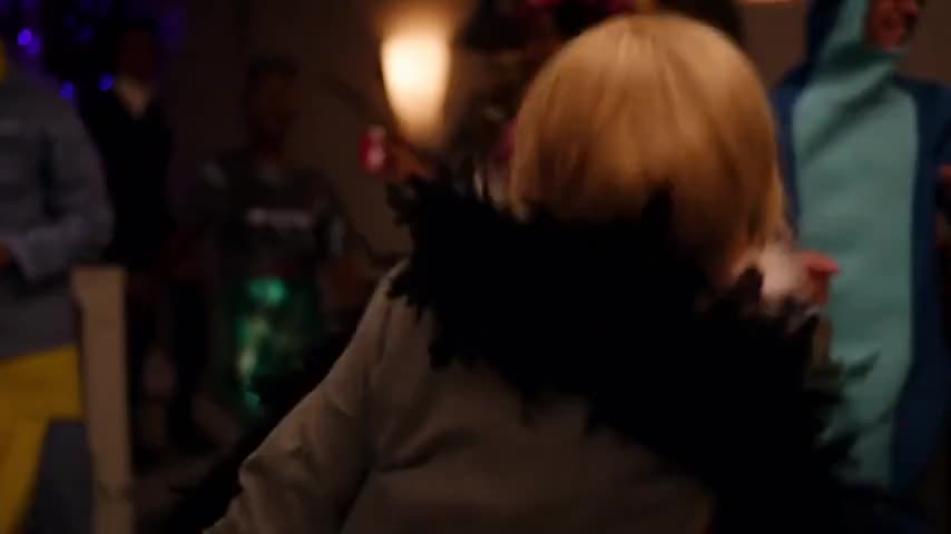 -♪ If you on the dance floor… ♪ -[Ginny] Oh my God! You came! Hi!