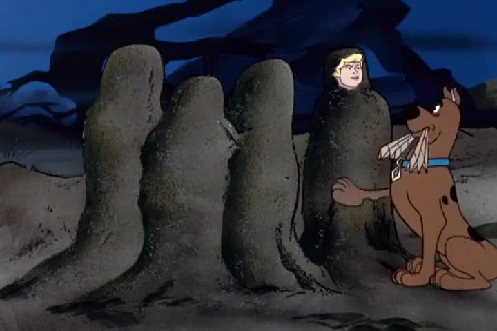 Hey, if you wanna play in the sand, Scooby, leave us out of it, huh?