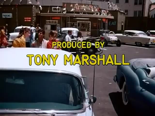 Happy Days is filmed before a live audience.